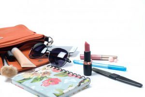 Read more about the article Itens de maquiagem: quais ter na bolsa?