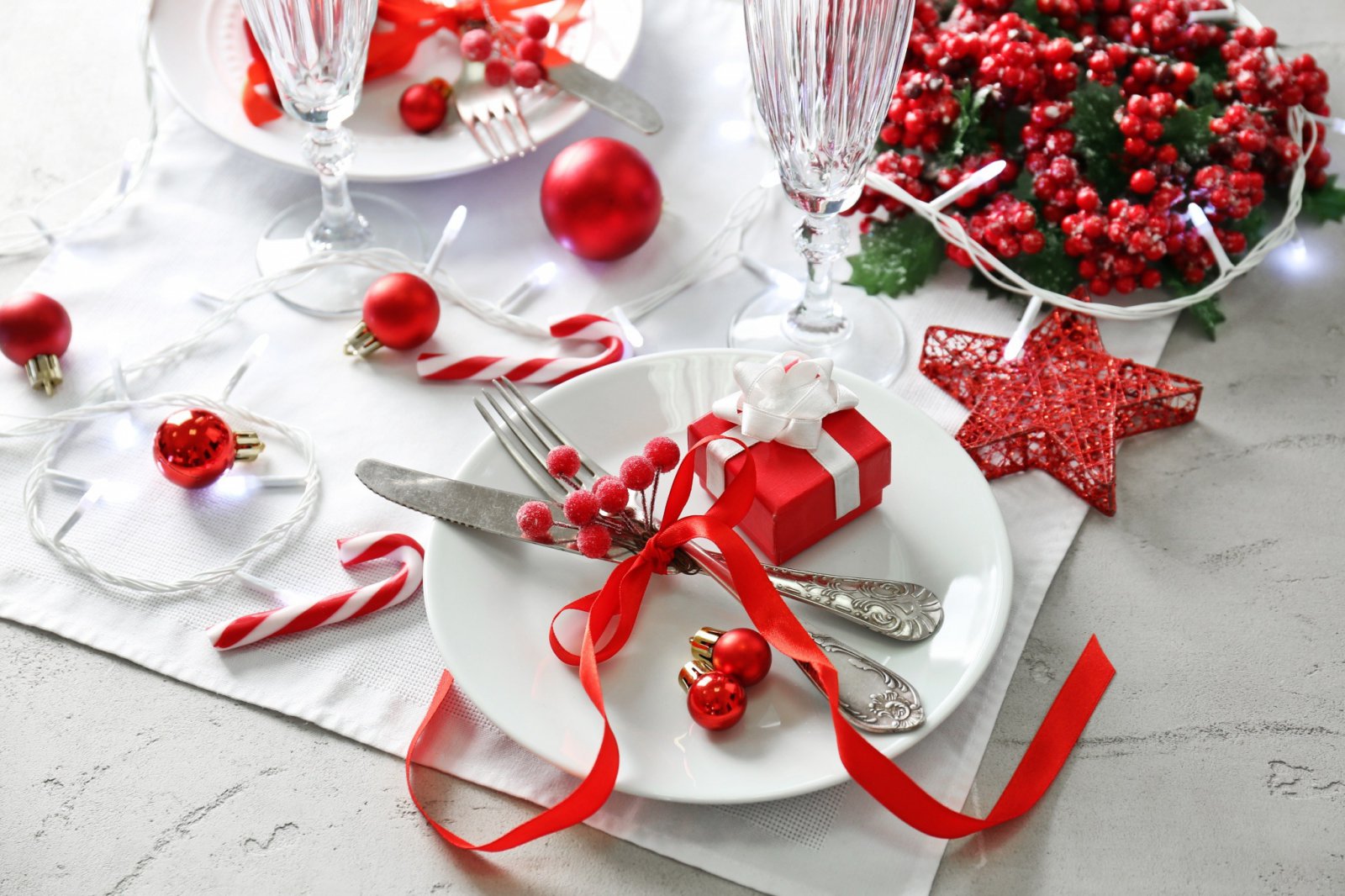 shutterstock 525184708 - Como decorar a mesa para o Natal