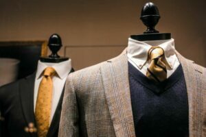 Read more about the article Guia rápido de “dress code” para homens e mulheres