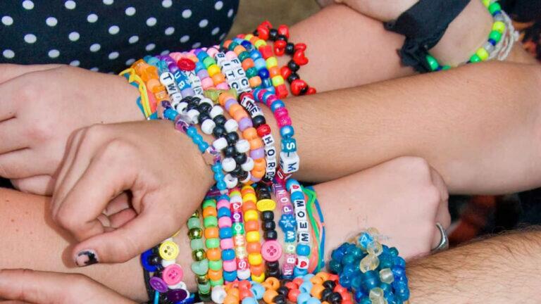 pulseiras-de-micanga-anos-2000 | Blog Hiroshima