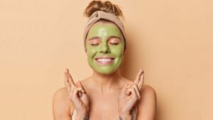 Read more about the article Como revender cosméticos por catálogo? 5 dicas para garantir renda extra todo mês!