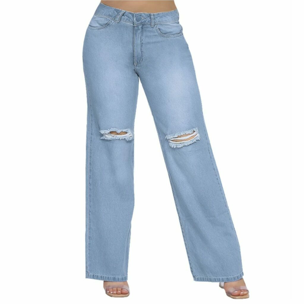 Calça wide leg jeans claro.
