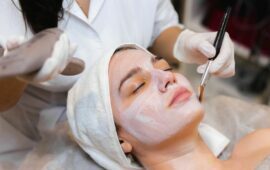 Limpeza facial: por que devemos cuidar da nossa pele?